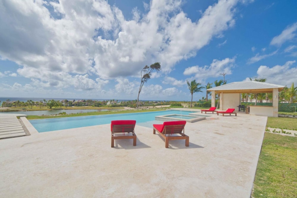 Villa Okyanus - Ocean View Villa in Luxury Resort view 2