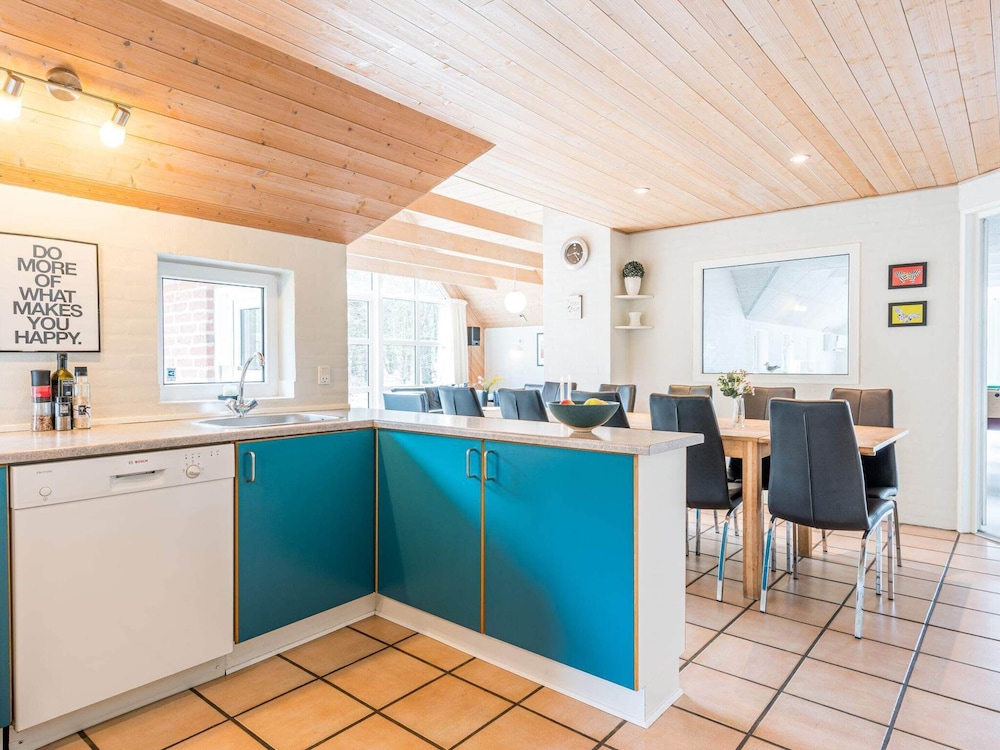 9 Person Holiday Home in Norre Nebel view 3