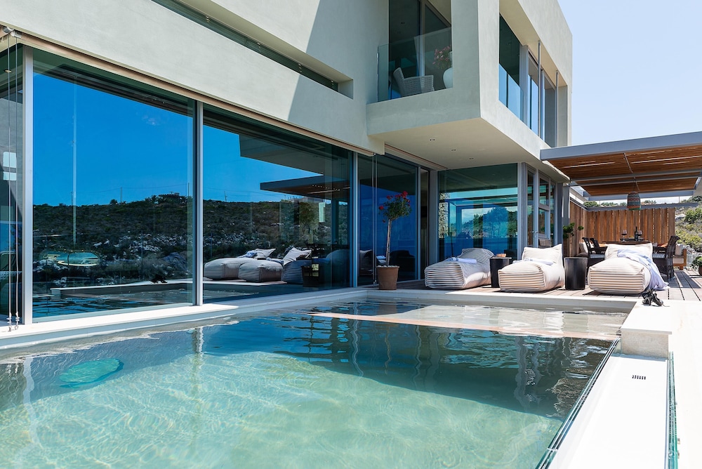 Villa Charlotte by CuraVillas Collection
