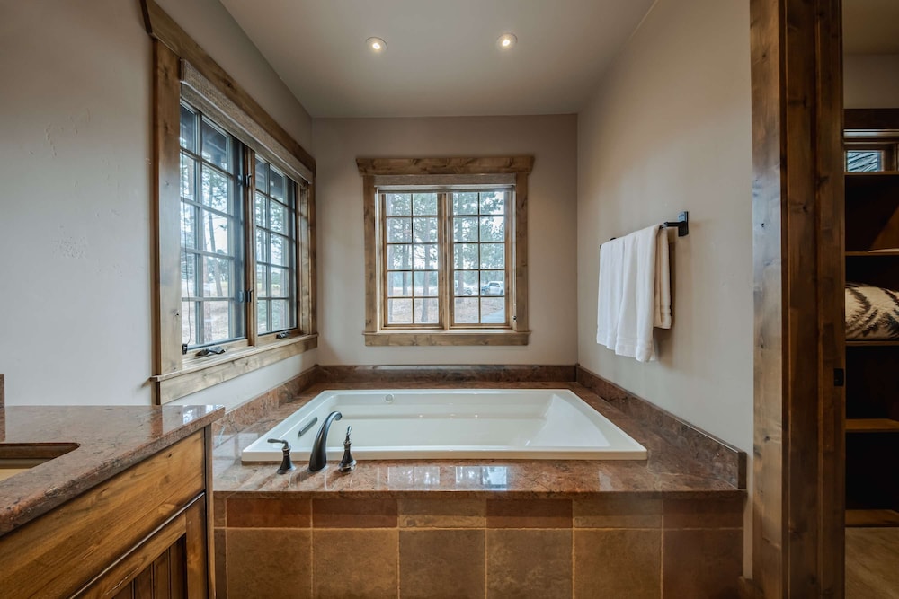 Wilderness Club Chalet