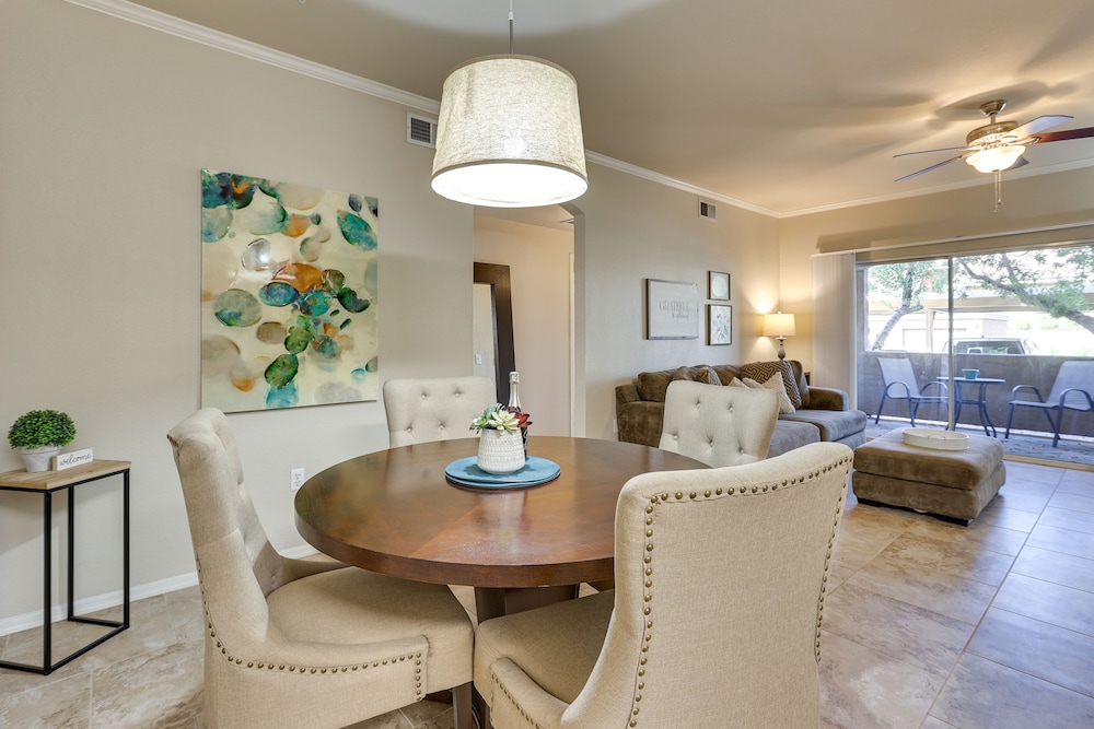 Walk to Papago Park: Central Phoenix Condo