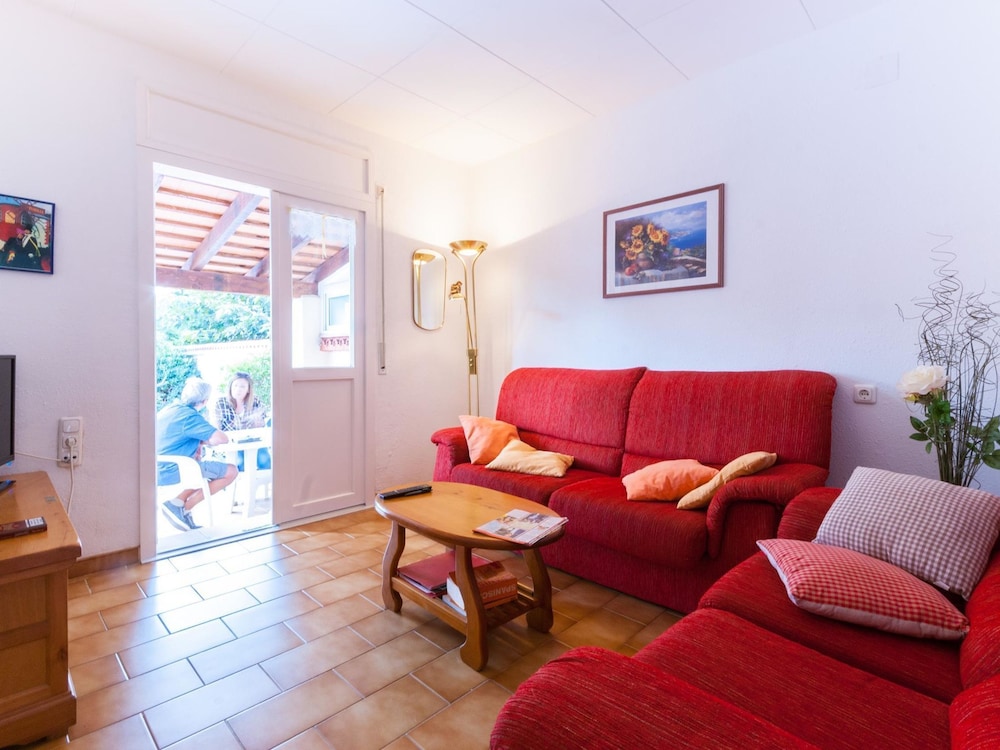 Peaceful Holiday Home in Costa Brava With Private Pool photo 2