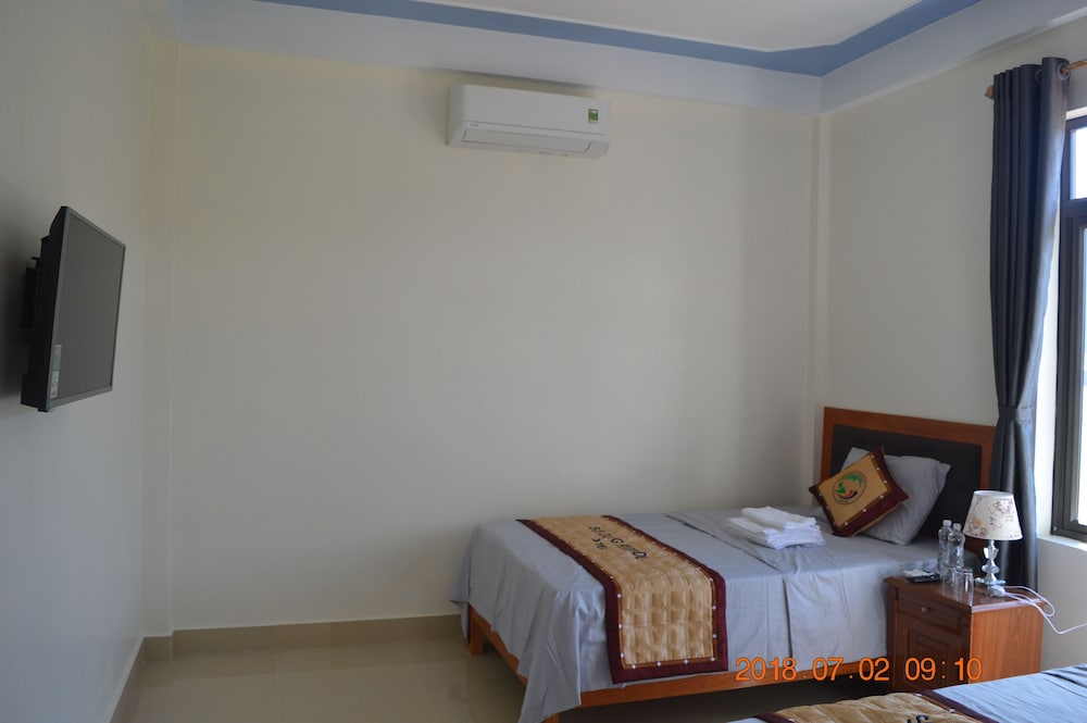 Son Doong Riverside Homestay