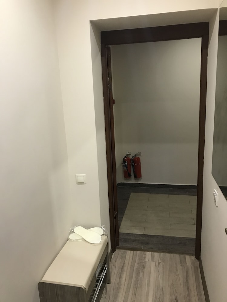 Hotel 18
