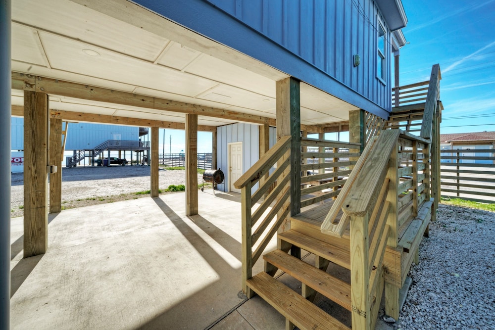 Oscar s Lodge by Avantstay Dock Pool Access