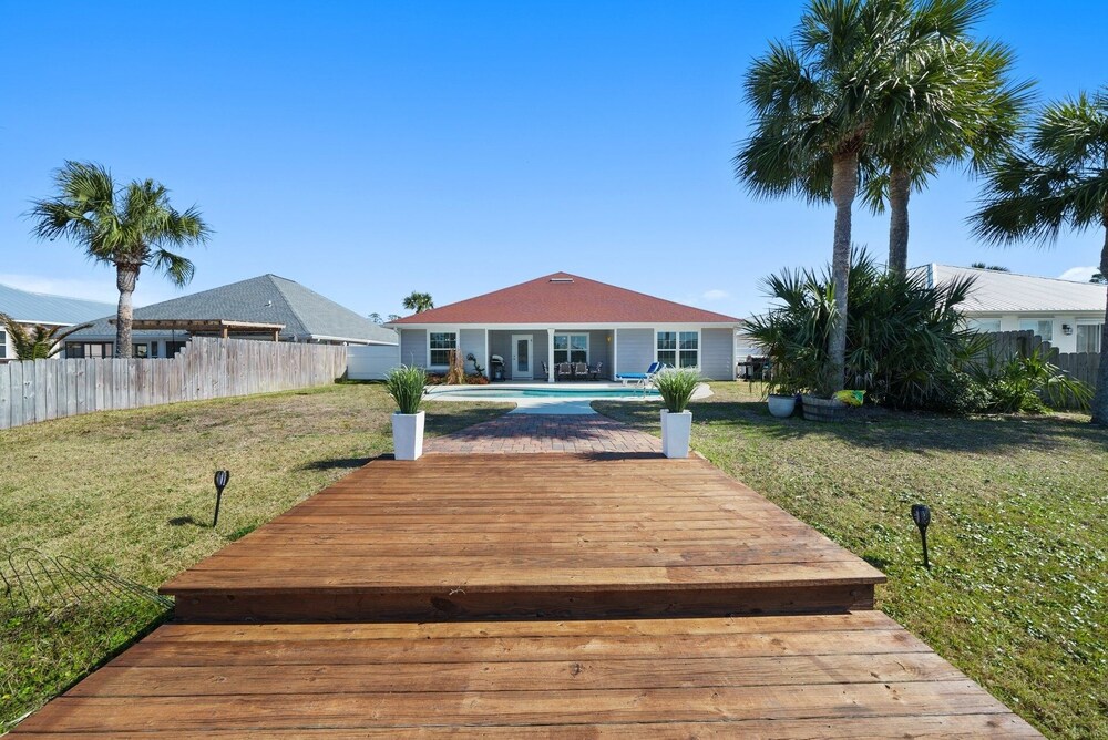 Lakeside Dream 4 Bedroom Home