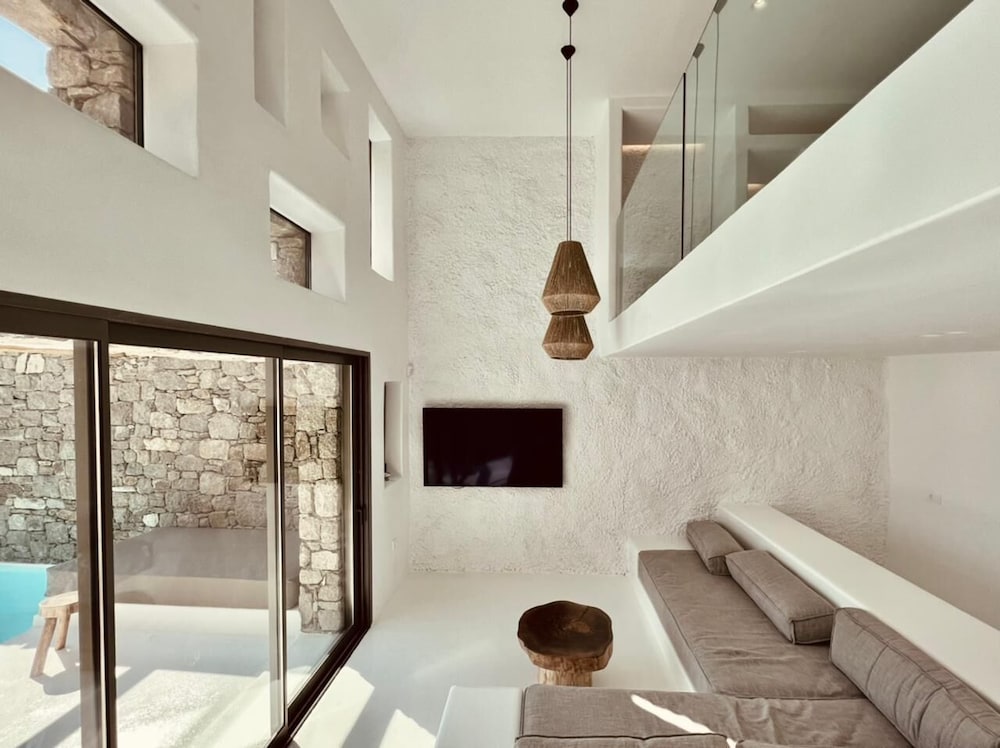 Ria Mar Villas & Suites by Live&Travel