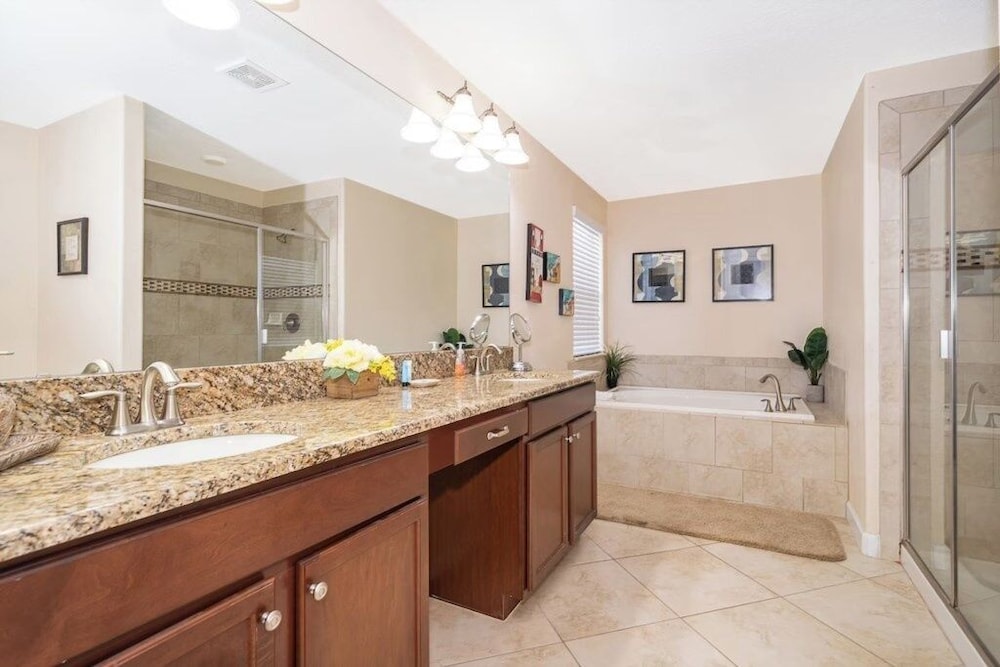 Florida Dreaming 6 Bedroom Home