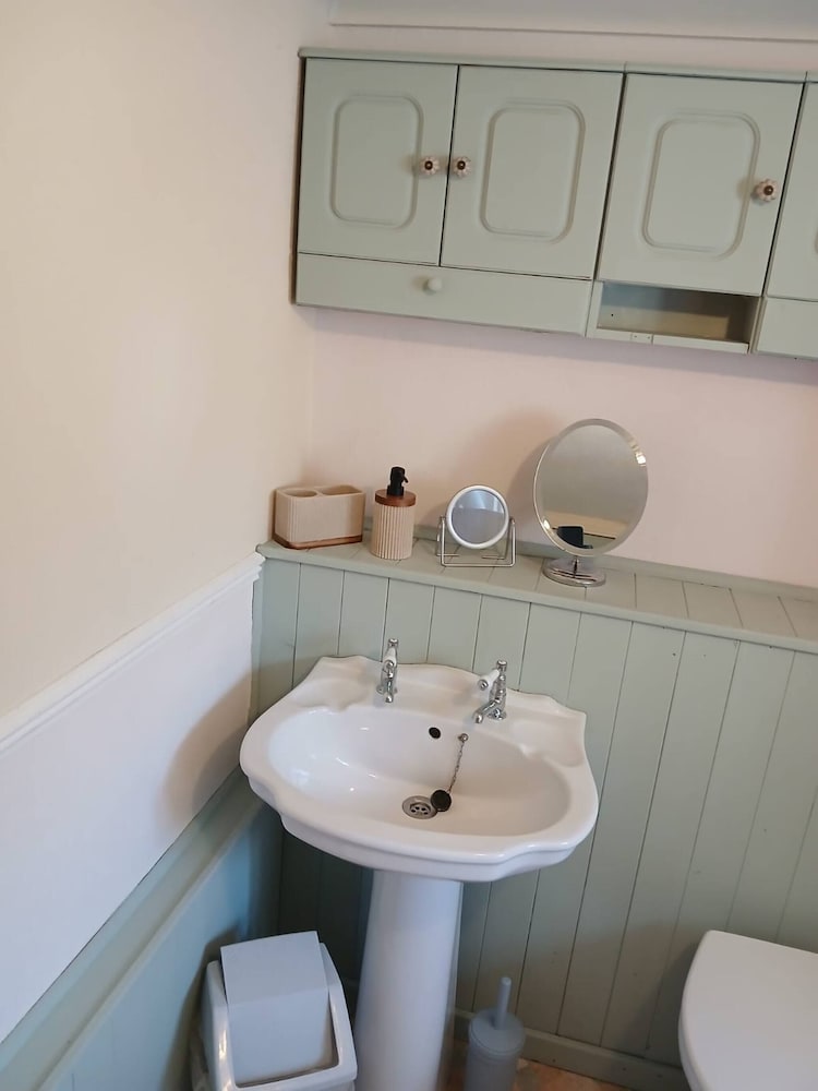 Charming Dolgellau Townhouse With Garden, Perfect for Families