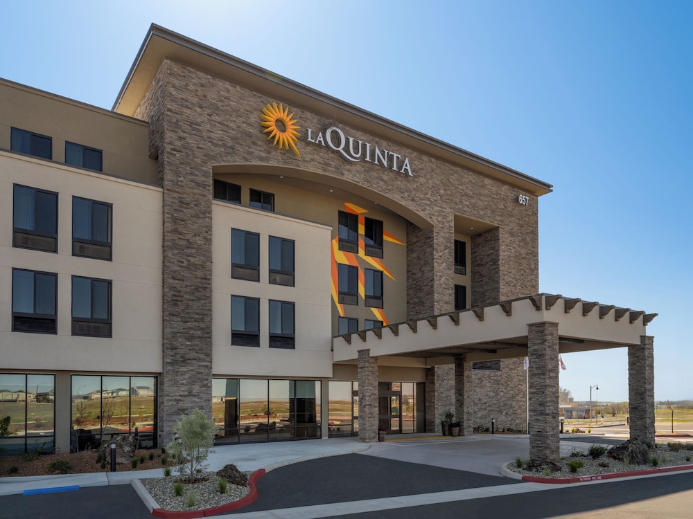La Quinta Inn And Suites By Wyndham Lincoln