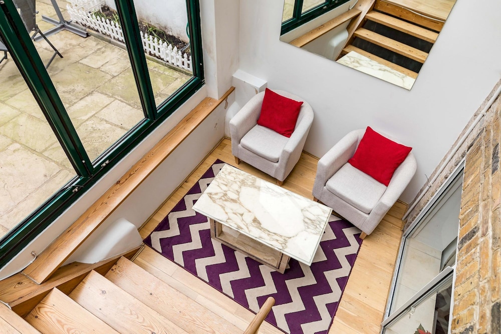 Duplex Apartment With Patio in Marylebone
