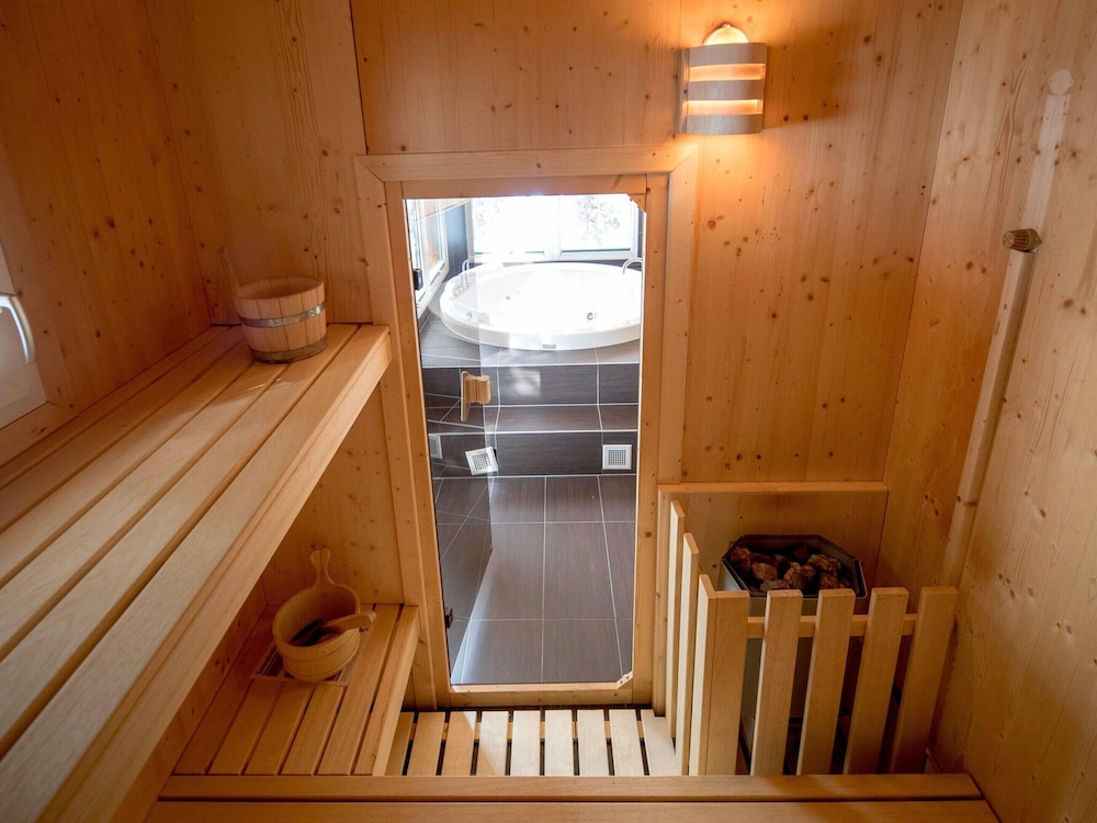 Amazing Chalet With Sauna