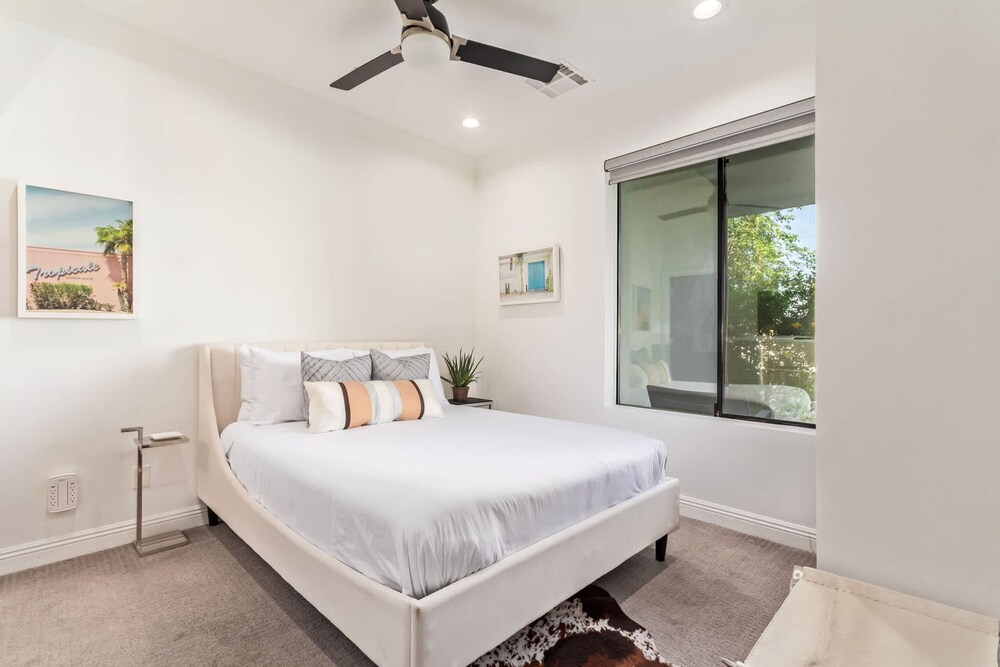 NEW Desert Standard Modern 3-level Oasis