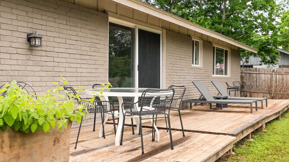 Upstay Contemporary 4BR Family Home With Garden