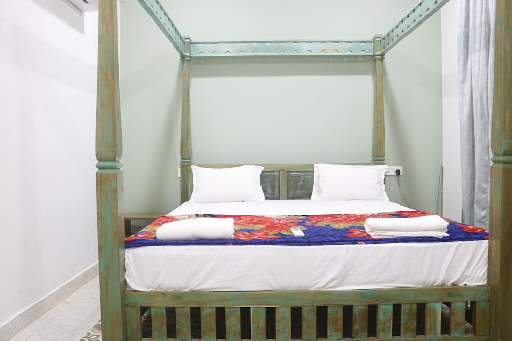 Lavish Exotic Hotel & Apartment