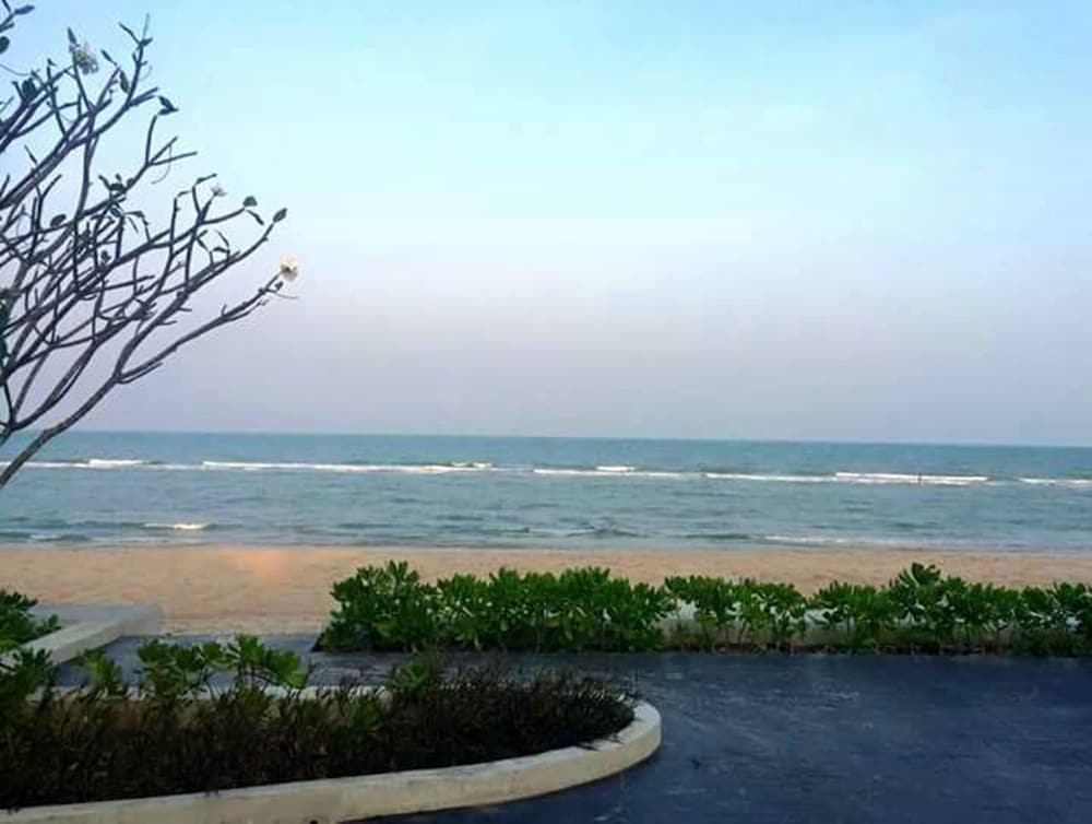 Rain Cha-Am Huahin by Cozy Sea