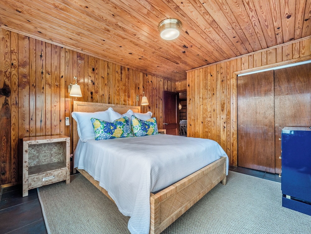 Sea Strapped by Topsail Realty