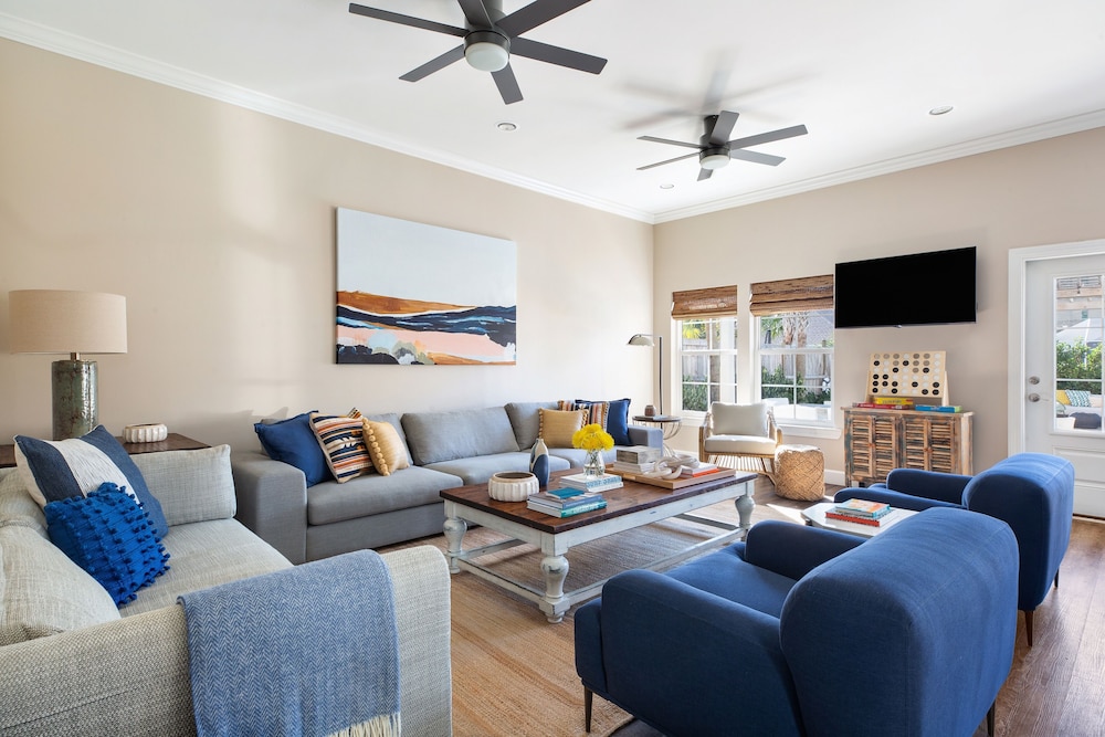 Luxury Living Miramar Dream House Retreat 5 Bedroom Home