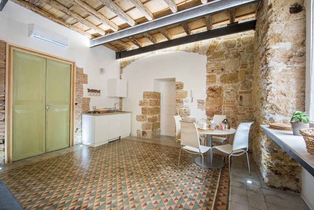 Stylish Home in Front of Casa Professa