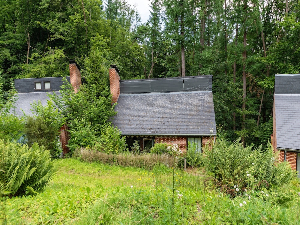 Chalet in Hastiere Near Castle