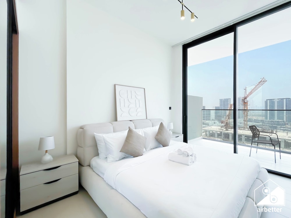 Luxury & Comfort 1B at Binghatti Amber & Balcony