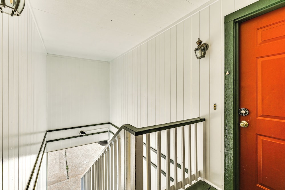 2 Mi to Historic Dtwn Nacogdoches: Cozy Apartment!