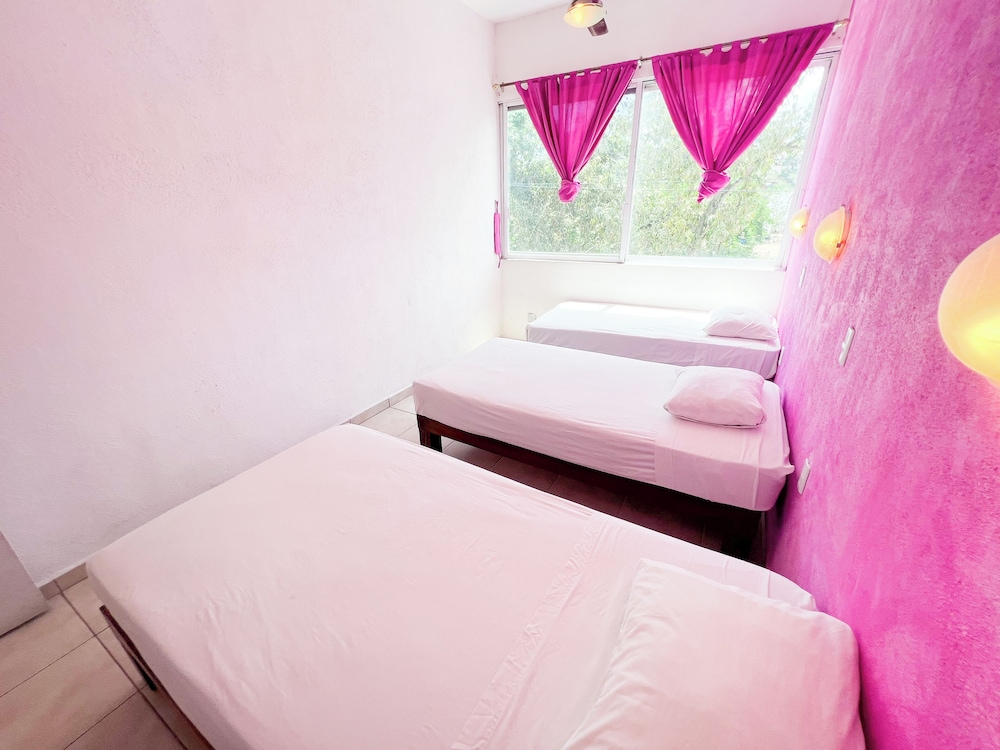 ITH Sayulita Amazing Surf Hostel