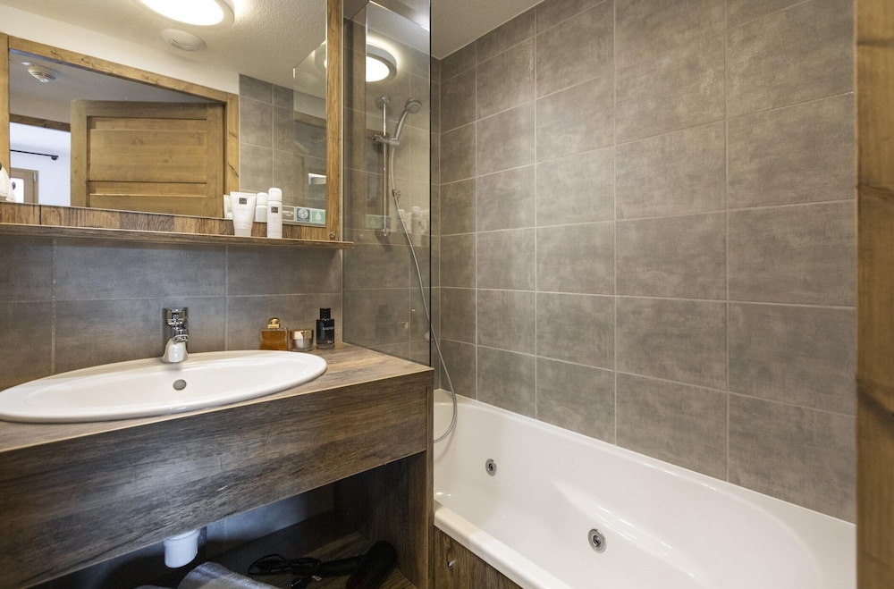Apartment in Les Deux Alpes Near Ski Slopes