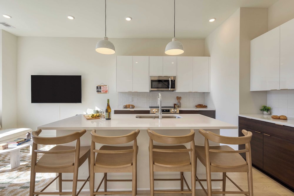 Lischey by Avantstay Modern 4bdr w/ Covered Patio Newly Built Nashville Home