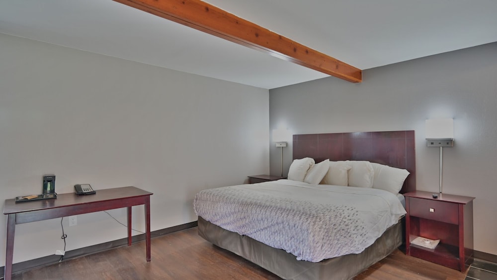 Maplehurst Motel