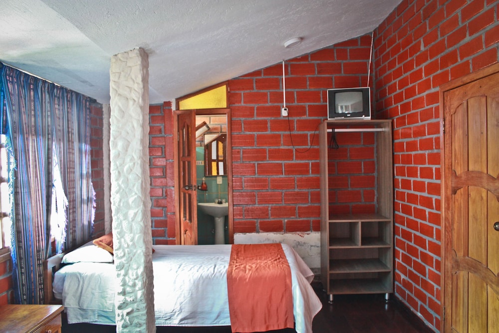 Erupcion Backpackers Hostel