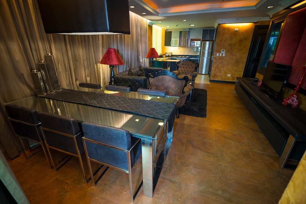 Fields Plaza Hotel