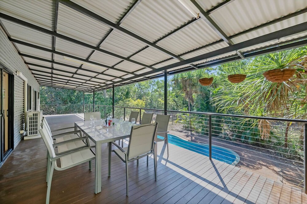 Zen Pandanus Point Pool - Backyard - Balcony