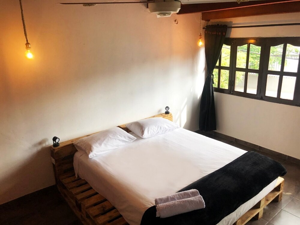La Vie En Rose Maison - Hostel view 5