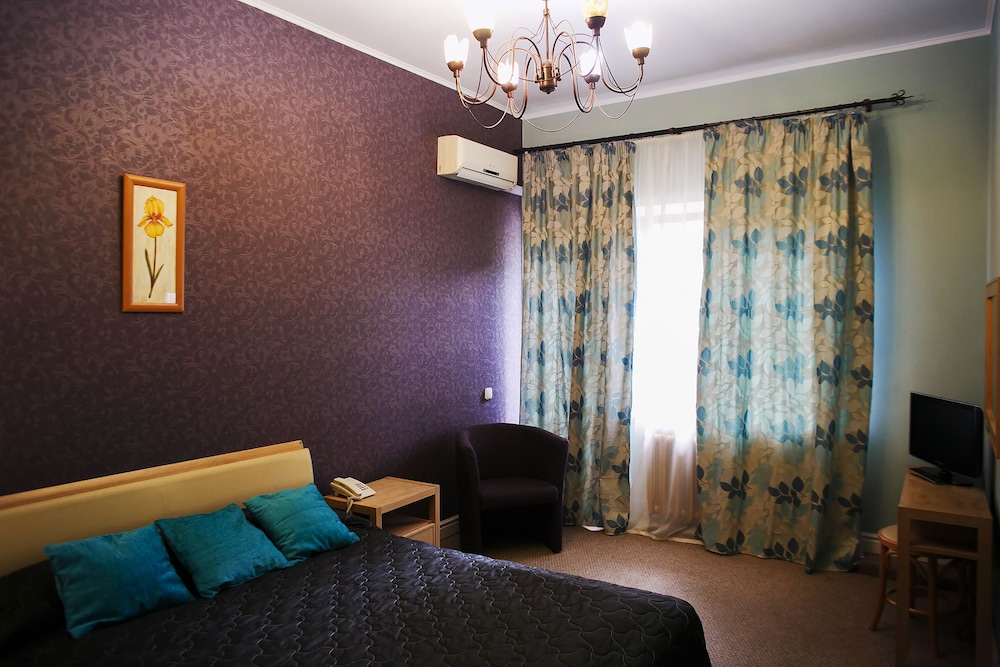 Hotel Shale