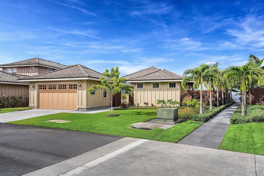 Unbelievable Ocean Front View w Pool - AC - Outdoor Seating!- Vrkcv