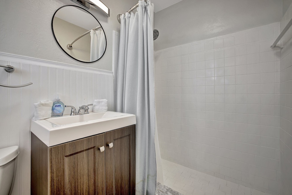 Beach Duplex 3br Manor with Heated Pool