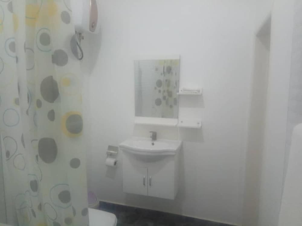 Ama Serwaa Lodge