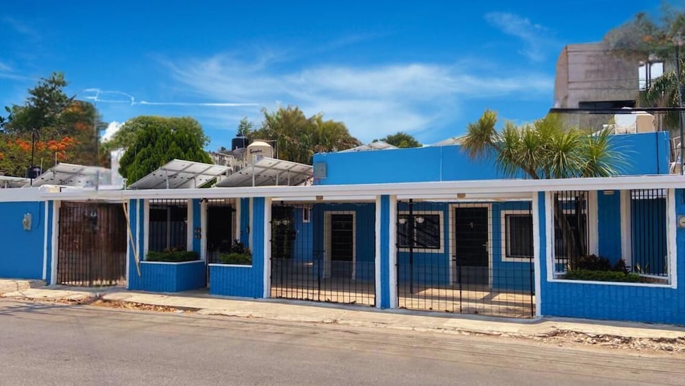 Hotel Suites del Sureste - Image 1