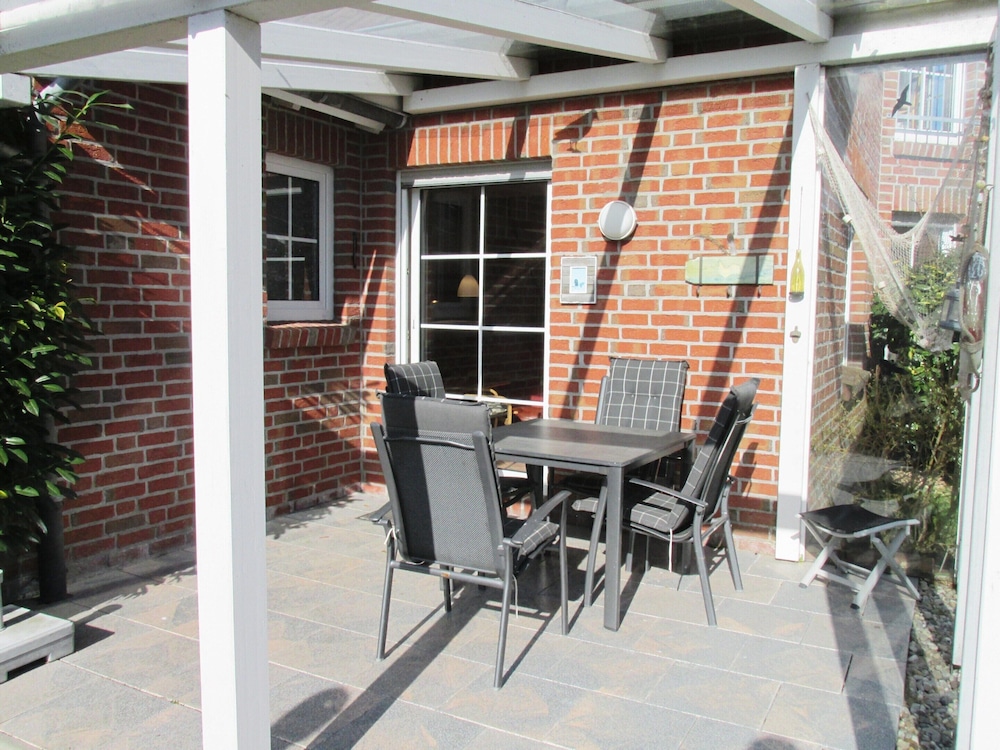 Doppelhaushaelfte mit Windgeschuetzter Terrasse