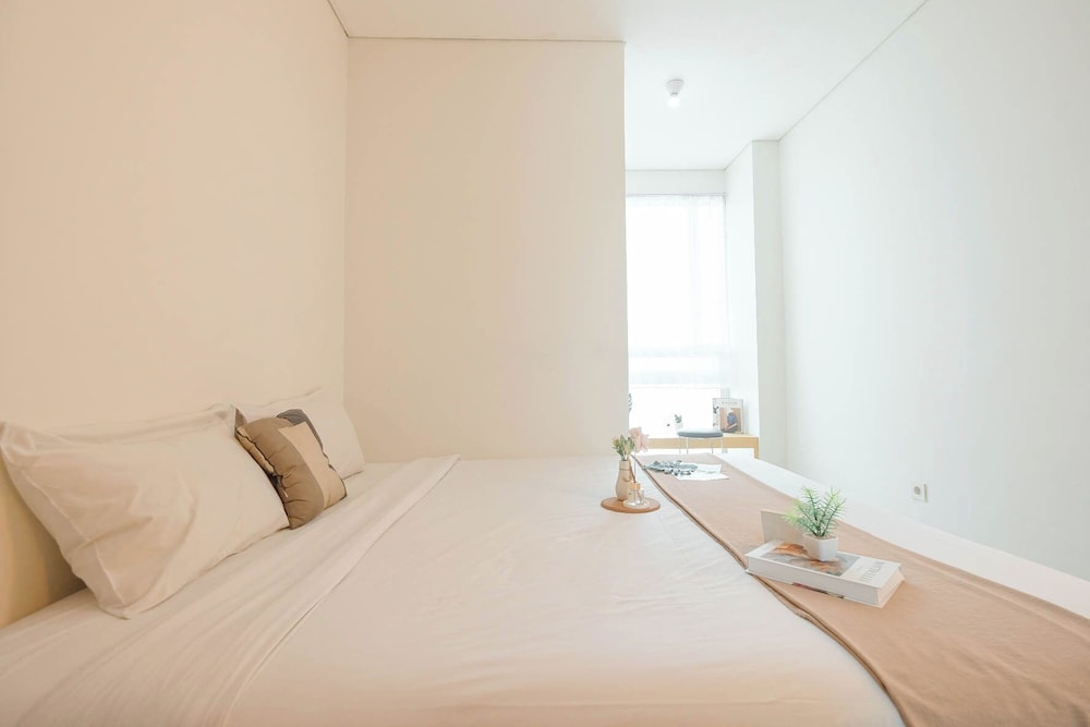 Good Location 2Br Apartment At Woodland Park Residence