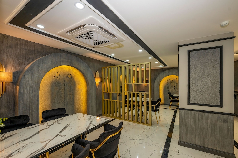 California Otel - Image 9