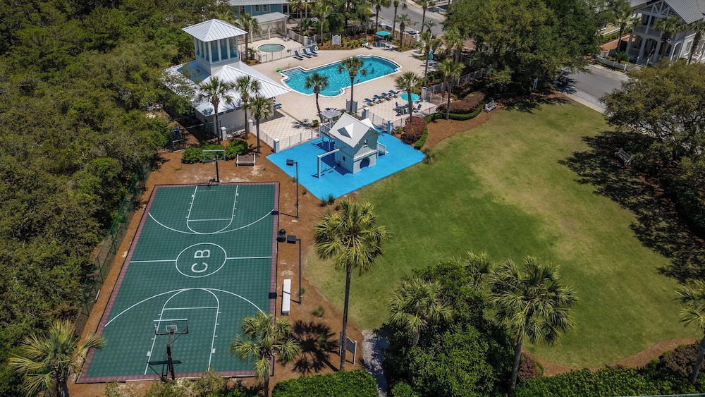 Lakefront Haven in Carillon Beach