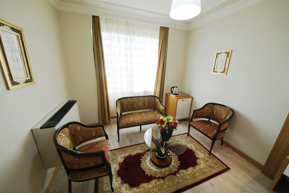 Okutur Otel