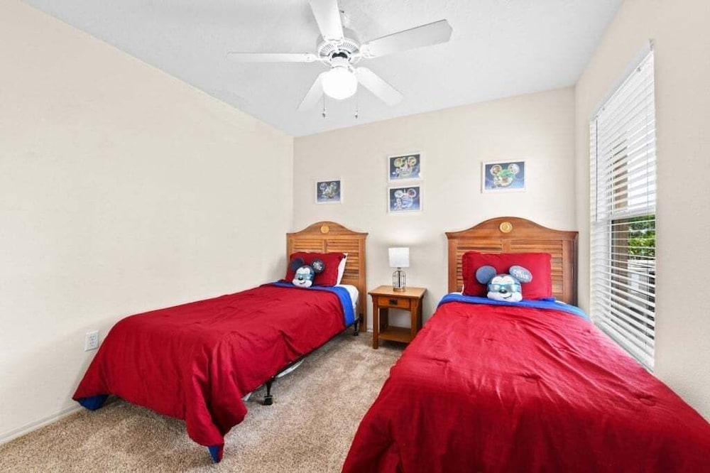 Oak Island Gem Cozy 4br Pool Home Near Disney 4 Bedroom Villa