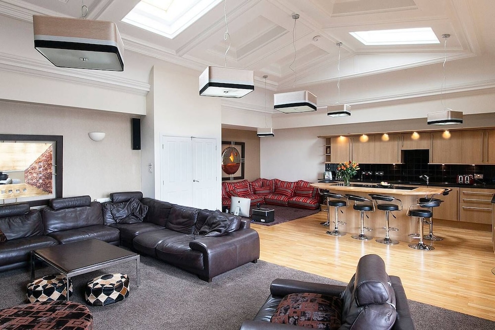 Burnets Apartments