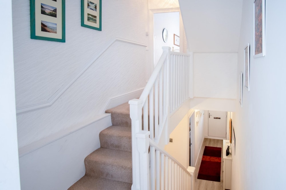 Taliesin - 5 Bedroom Holiday Home - Tenby