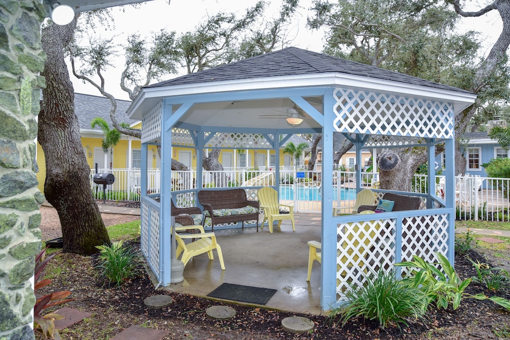 Pelican Bay Resort