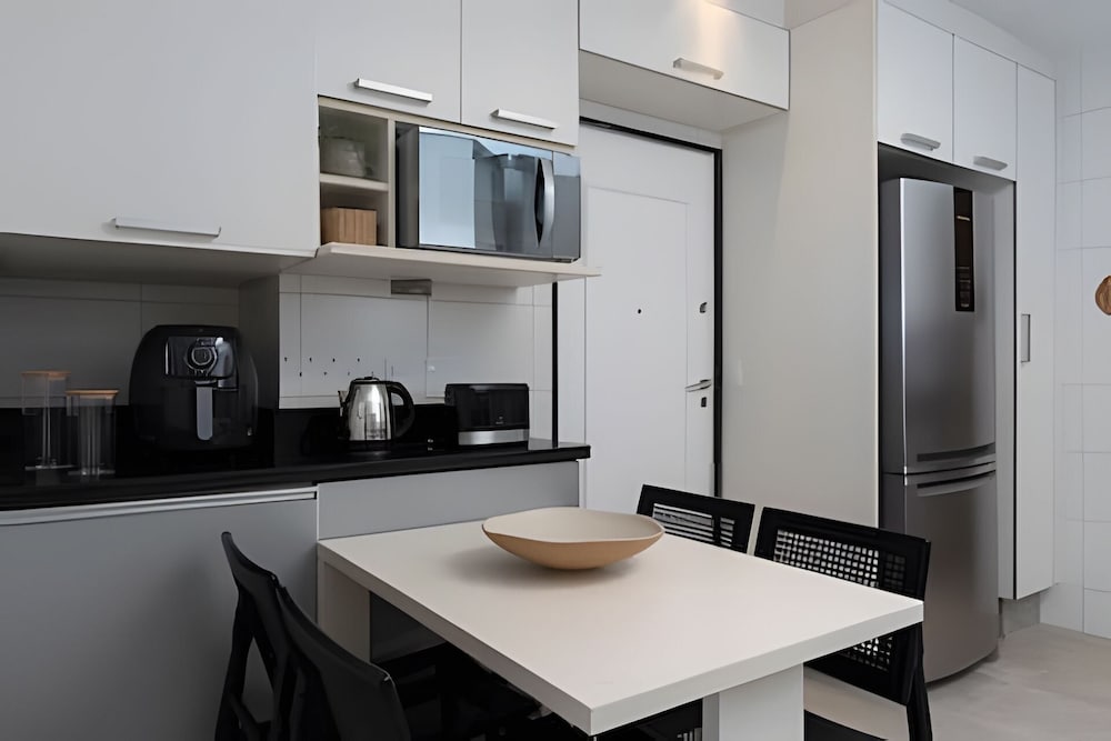 Copacabana – Av. Atlântica | 4 quartos, Vista Mar, 1 min praia de Copacabana - por Casapē Rio