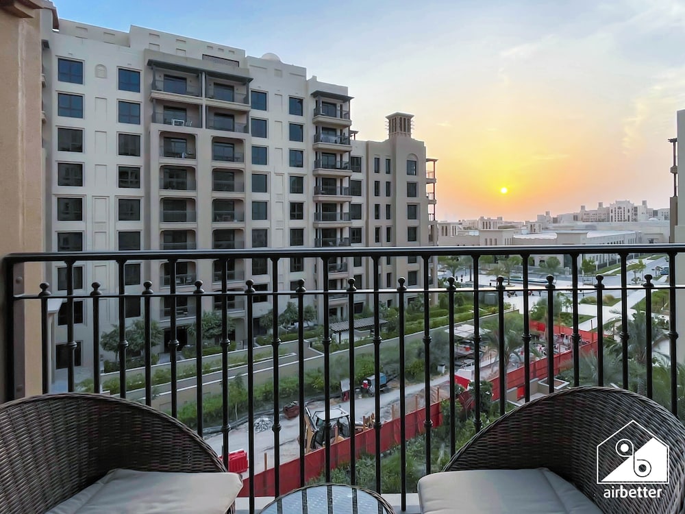 Luxury & Comfort 1B at Al Jadeel 2 Jumeirah Living